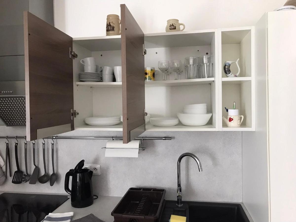 Prijemny Apartman Krovi V Rodinnem Domku Se Sdilenym Bazenem, Terasou A Zahradou Esterno foto